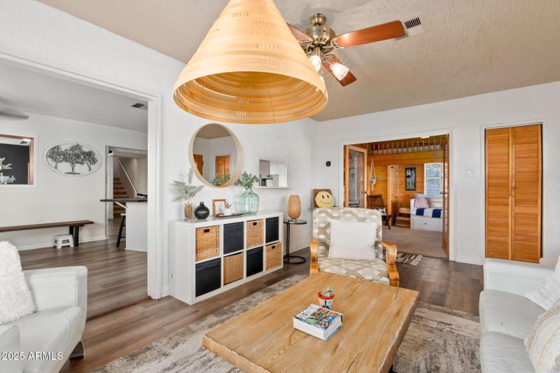 6-web-or-mls-9626 N 1st Ave - MLS Images