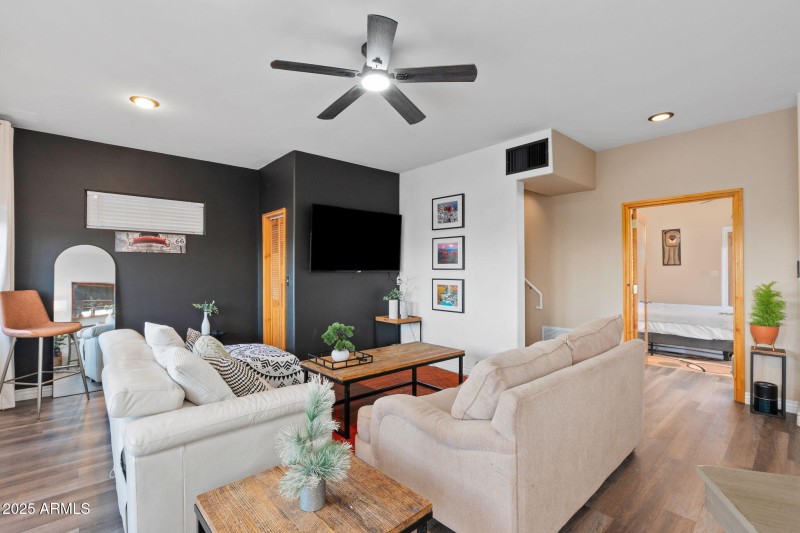 15-web-or-mls-9626 N 1st Ave - MLS Image