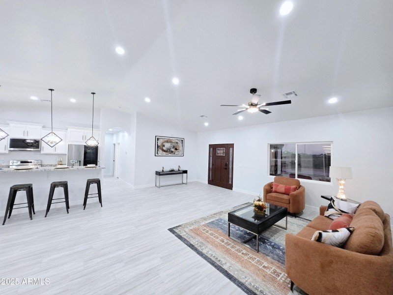 Greatroom entrance view2