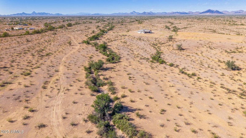 11 - 50635025Q Parcel