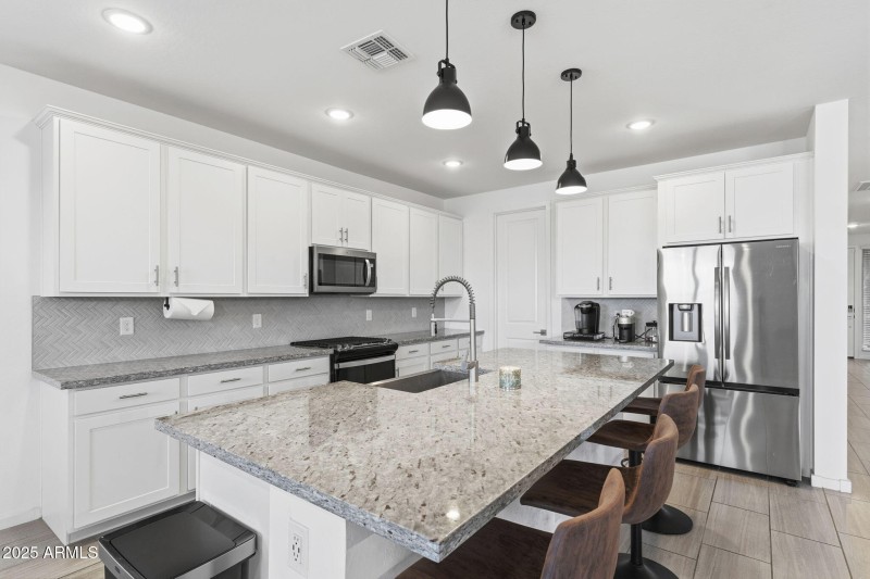 008___4624 W Hannah St