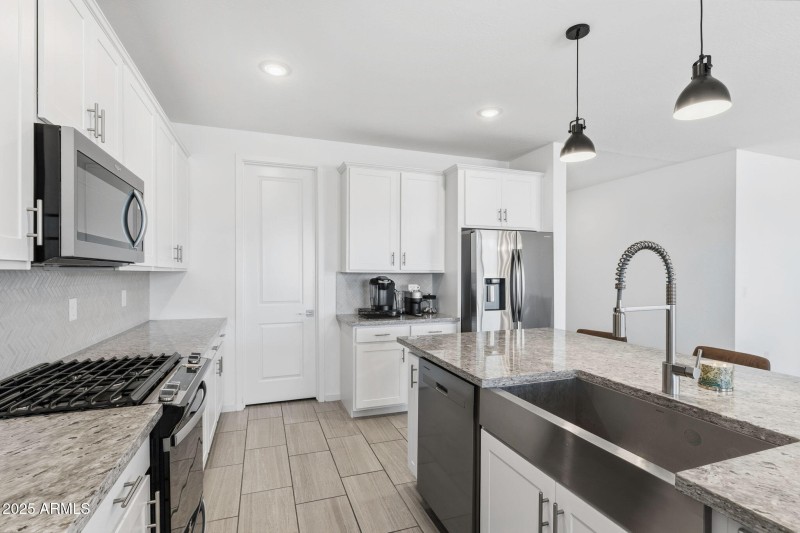 009___4624 W Hannah St