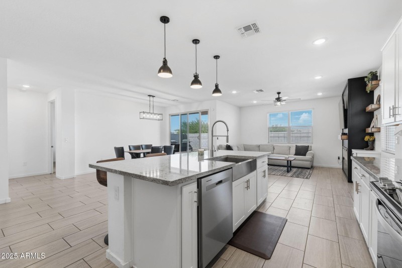 010___4624 W Hannah St