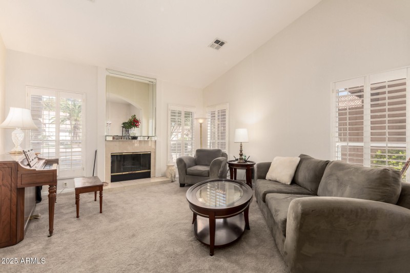 Living Room w: Fireplace