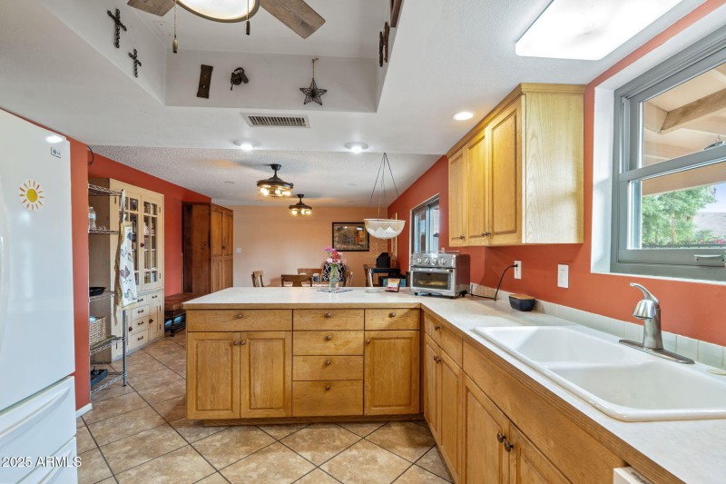 OPENS TO DINING AREA