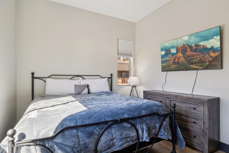 22-web-or-mls-2762-w-highland-meadows-dr