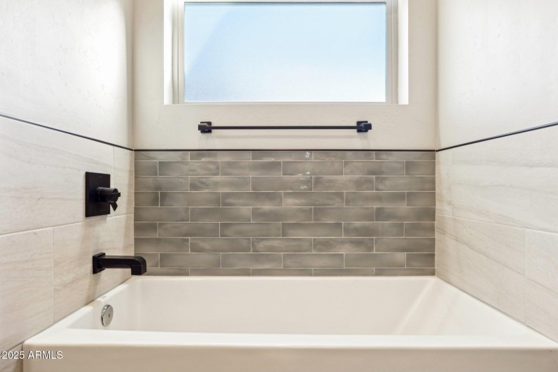 18-web-or-mls-2762-w-highland-meadows-dr