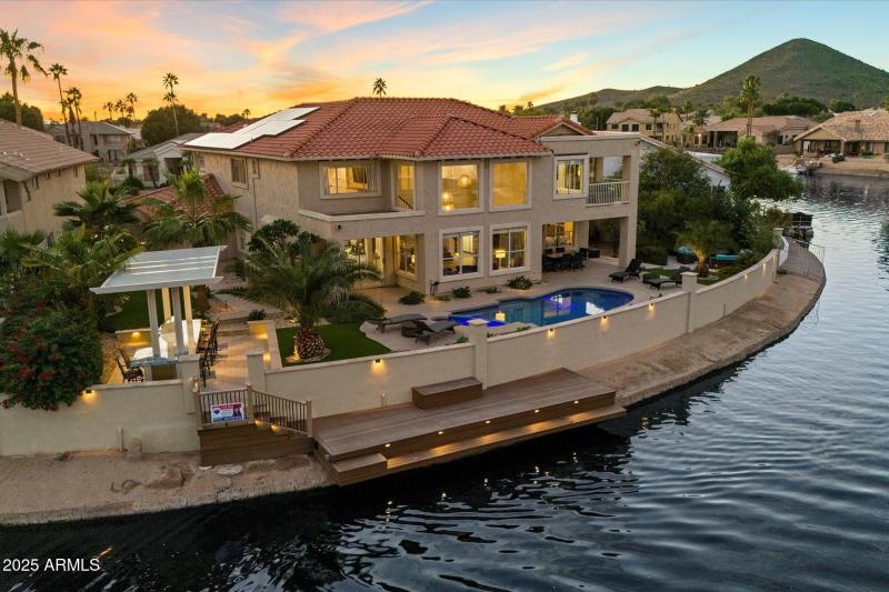 Large Waterfront Lot