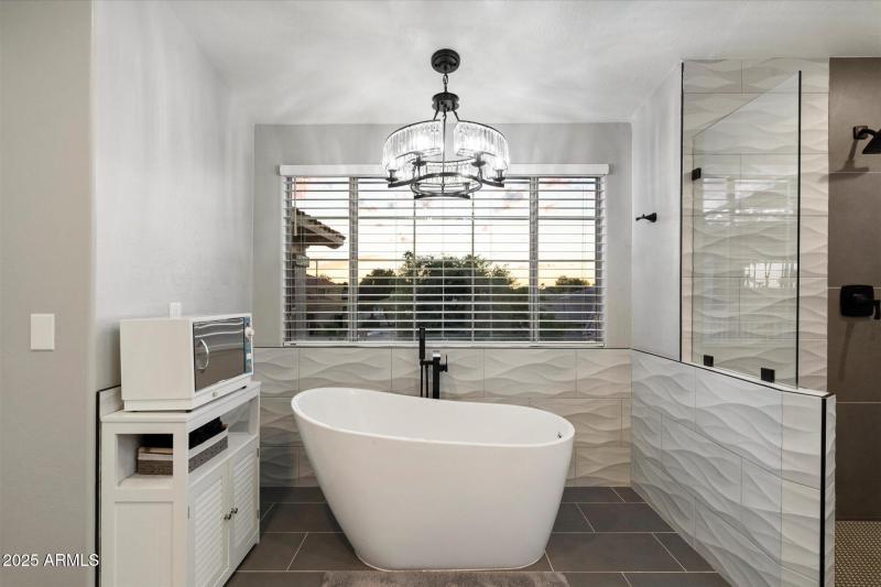 Soaking Tub inPrimary