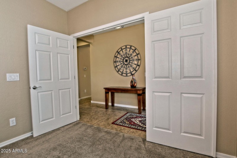 7382 W Silver Spring Way-large-010-031-D