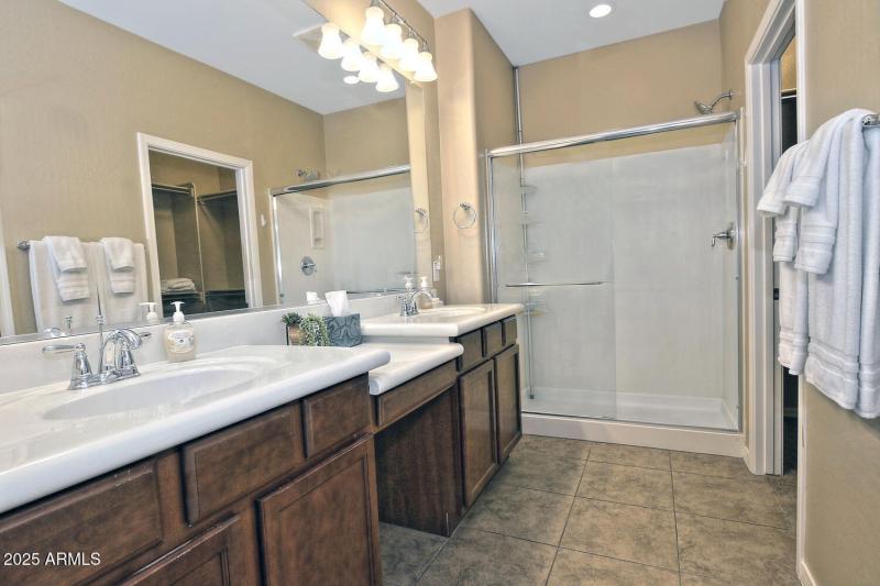 7382 W Silver Spring Way-large-029-030-P