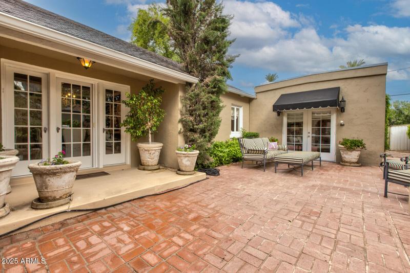patio w/ French doors