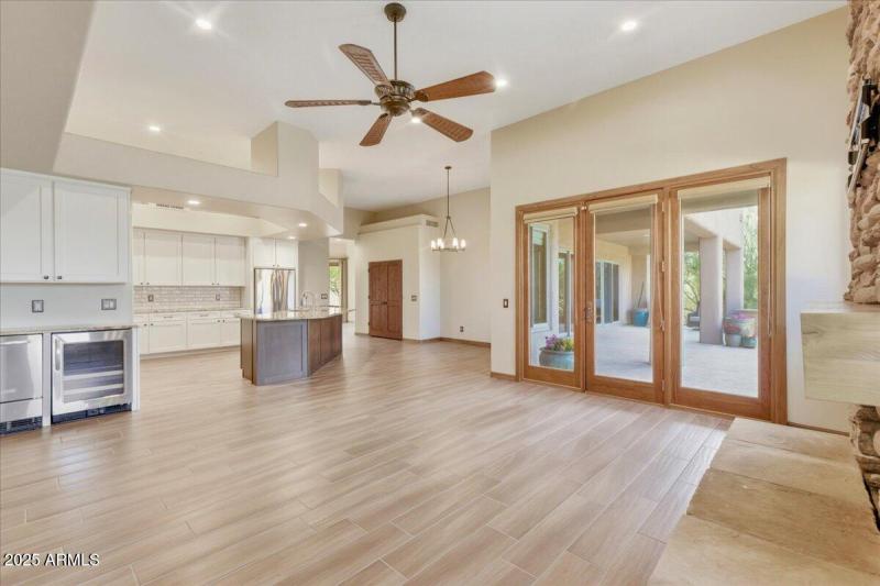 042-6218_E_Morning_Vista_Ln_40