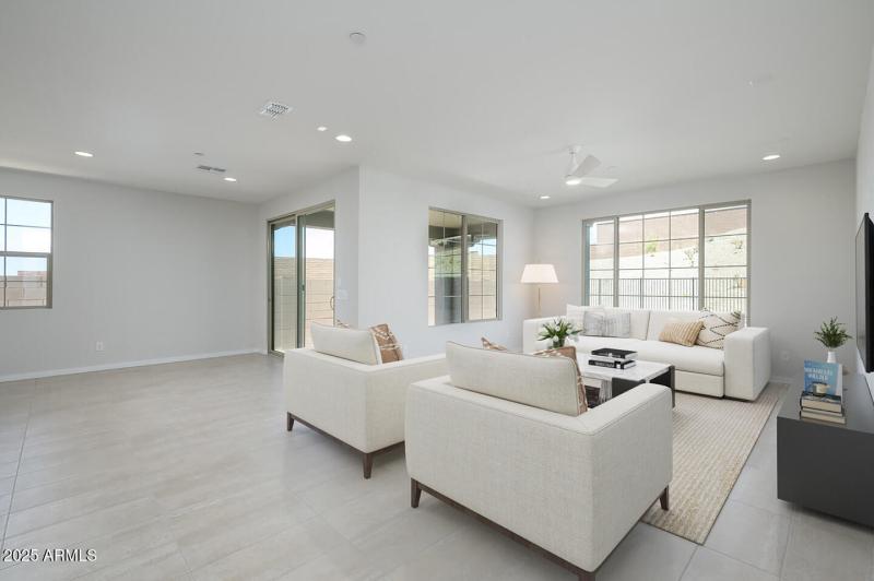 13542_w_copperleaf_livingroom