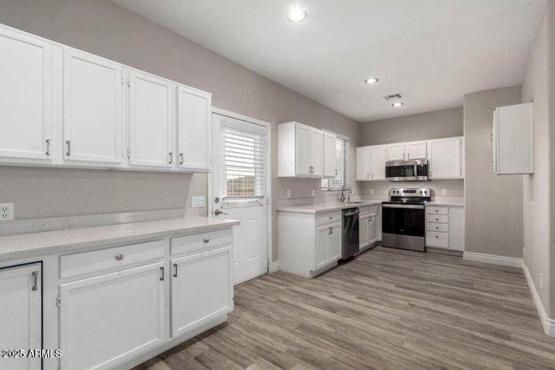 20250301100210671014000000-o