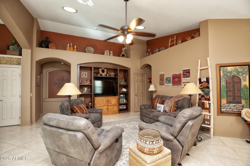 010_17738NPhoenicianDr