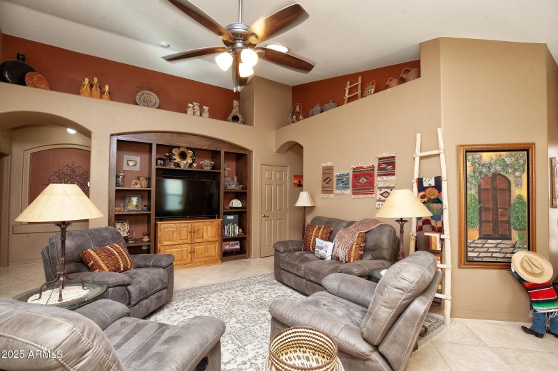 016_17738NPhoenicianDr