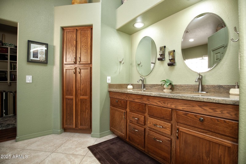 041_17738NPhoenicianDr