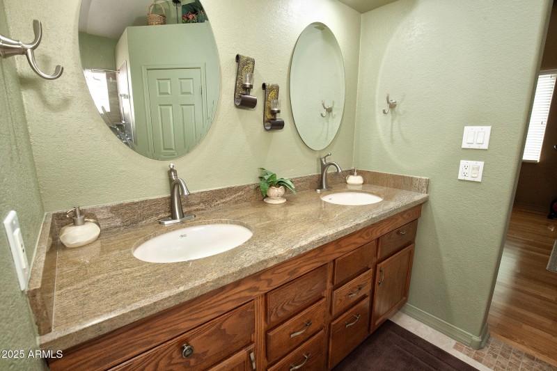 047_17738NPhoenicianDr