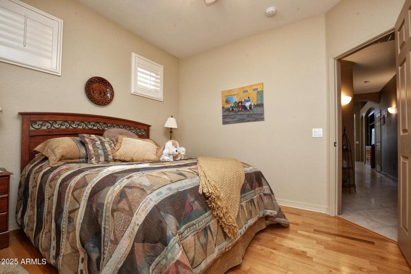 060_17738NPhoenicianDr