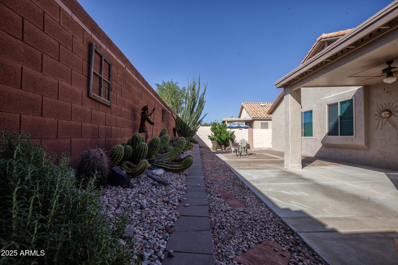 066_17738NPhoenicianDr