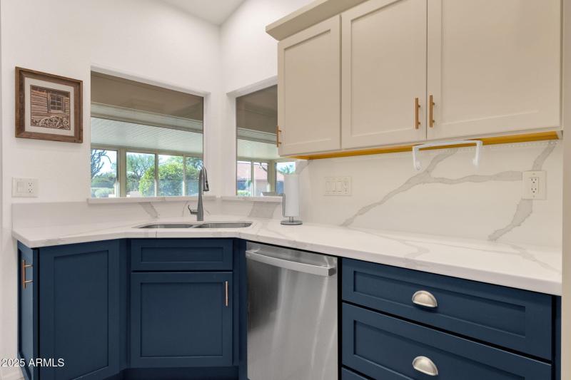 15-web-or-mls-14627-w-trading-post-dr