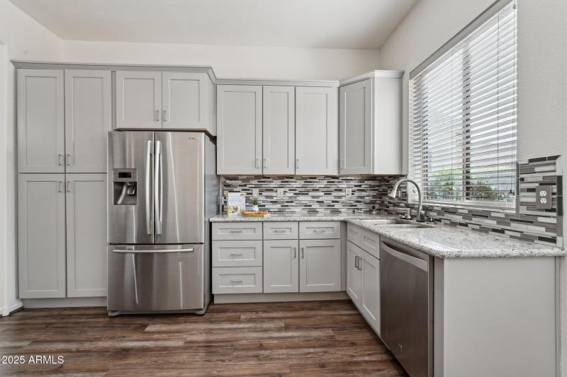 5455 W Buffalo St - Kitchen