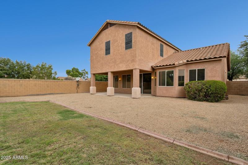 5455 W Buffalo St - Yard