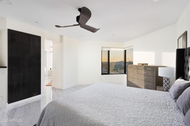 Crystal Point Penthouse-10