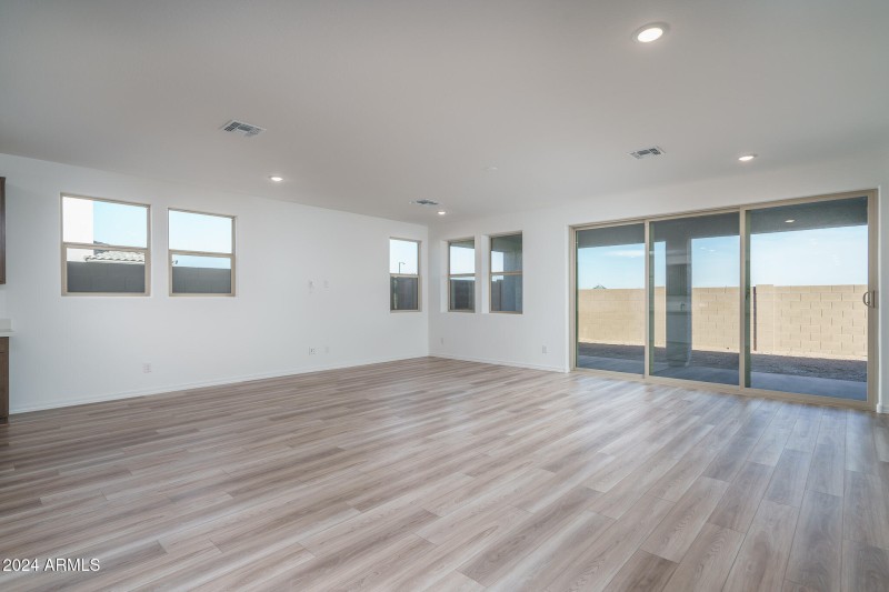 4) DINING TO GREAT ROOM