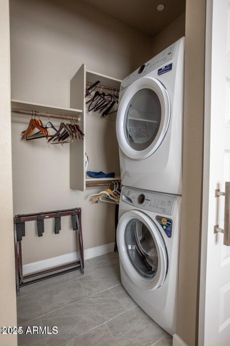 03-Laundry & Closet