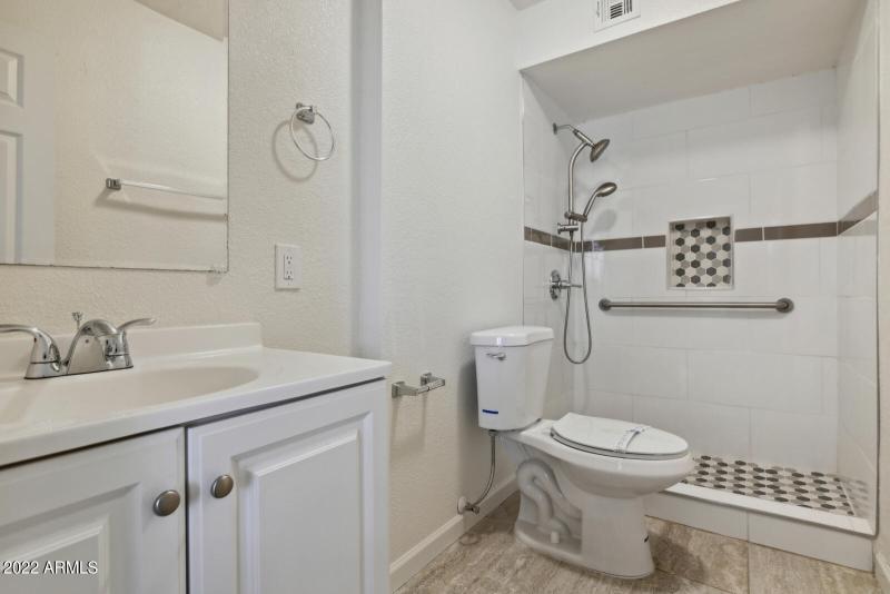 024_1600x1067_mls_1600x1067 (42)