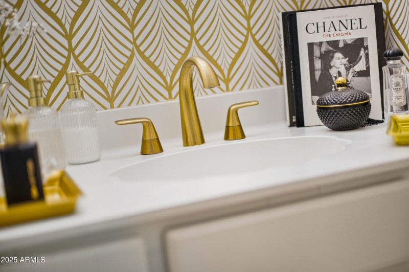 6249 N 78th St No16-108