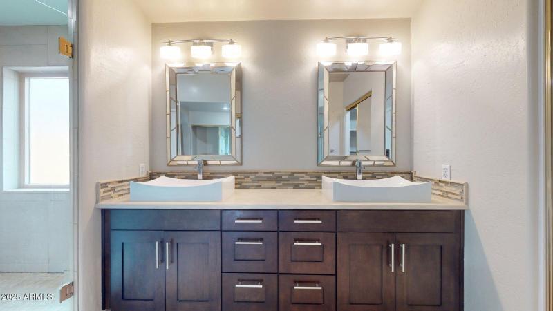 6510-S-Hazelton-Ln-142-10242025_152637