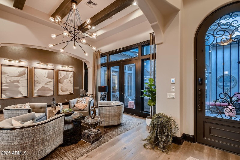 008 - 024 Living Room