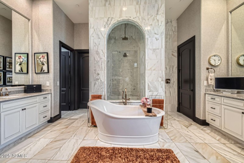 022 - 054 Primary Bathroom