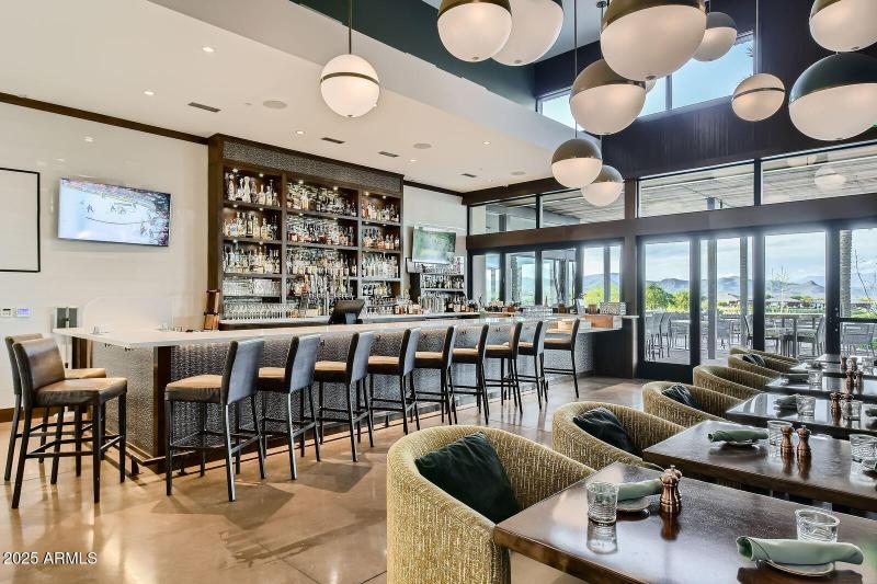 044 - 086 Club House Bar