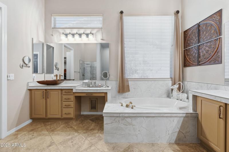 42001 N BRIDLEWOOD WAY