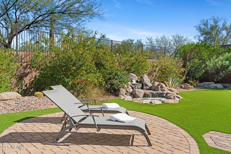 42001 N BRIDLEWOOD WAY