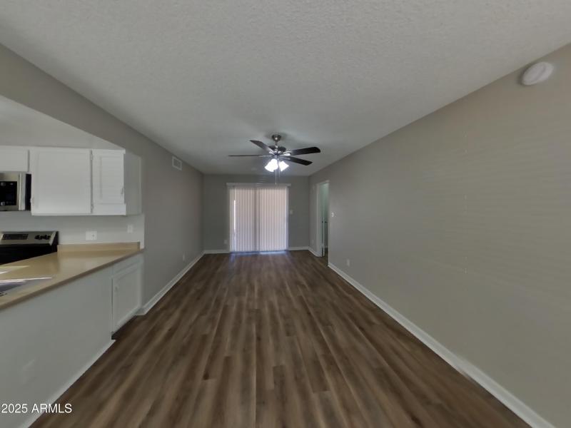 4_pc_sYk6Lt2GMv_FMglbvhtrB_layout_1