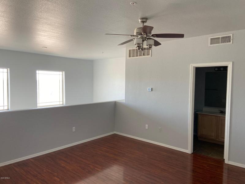 LOFT SPACE PERFECT FOR OFFICE!