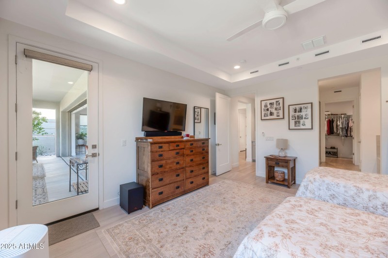 15-web-or-mls-Qp-9559