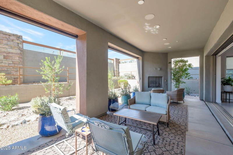 19-web-or-mls-Qp-9564