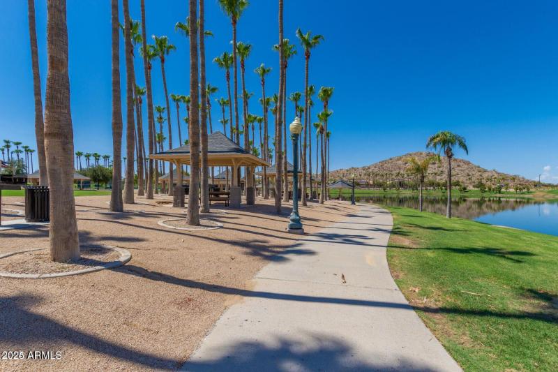 Lakefront Picnic Area