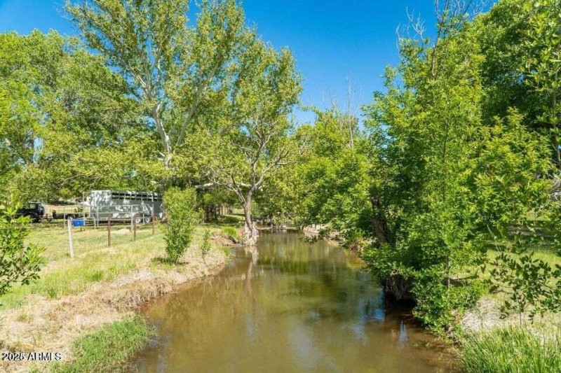 20251009174938241574000000-o