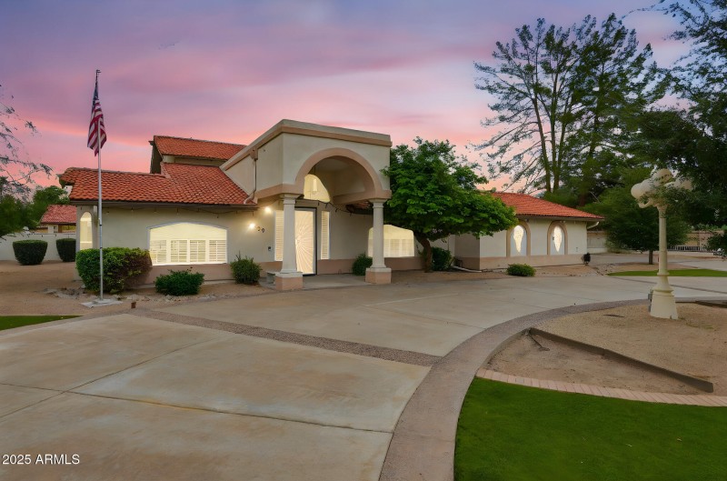 6-web-or-mls-025_ListerPros day to dusk