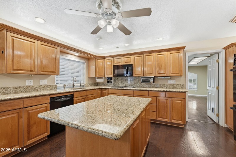 23-web-or-mls-044_ListerPros