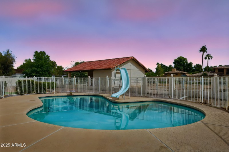 89-web-or-mls-107_ListerPros day to dusk