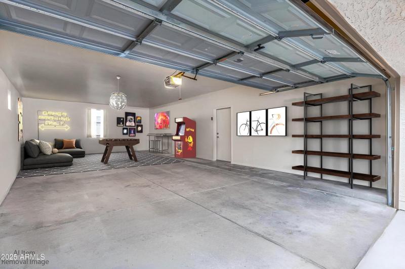 21469 E Roundup-Garage-VS