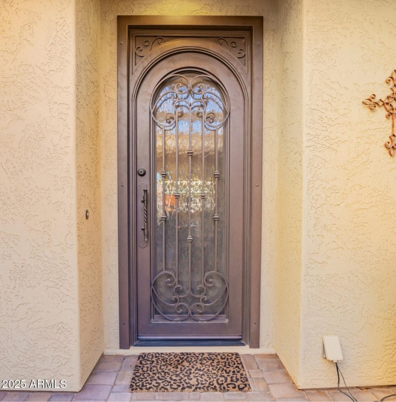 11 - Reuben crop front door